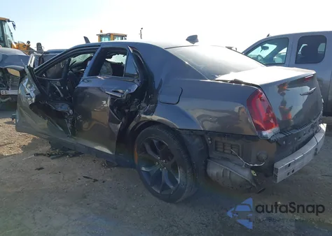 2021 Chrysler 300 300S из США, поврежденный, VIN 2C3CCABG1MH525630